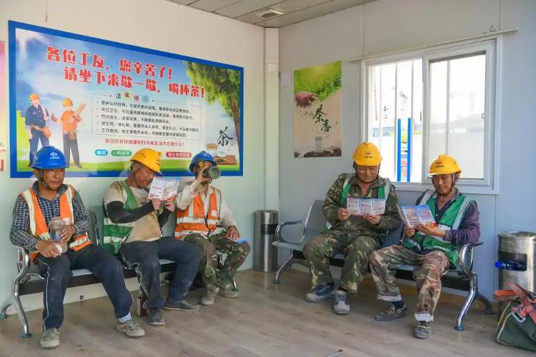 高溫天氣下如何識別和預防高溫病