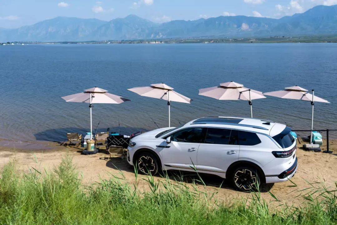 30萬內最適合中國家庭的SUV 全新攬境把空間和動力都卷明白了