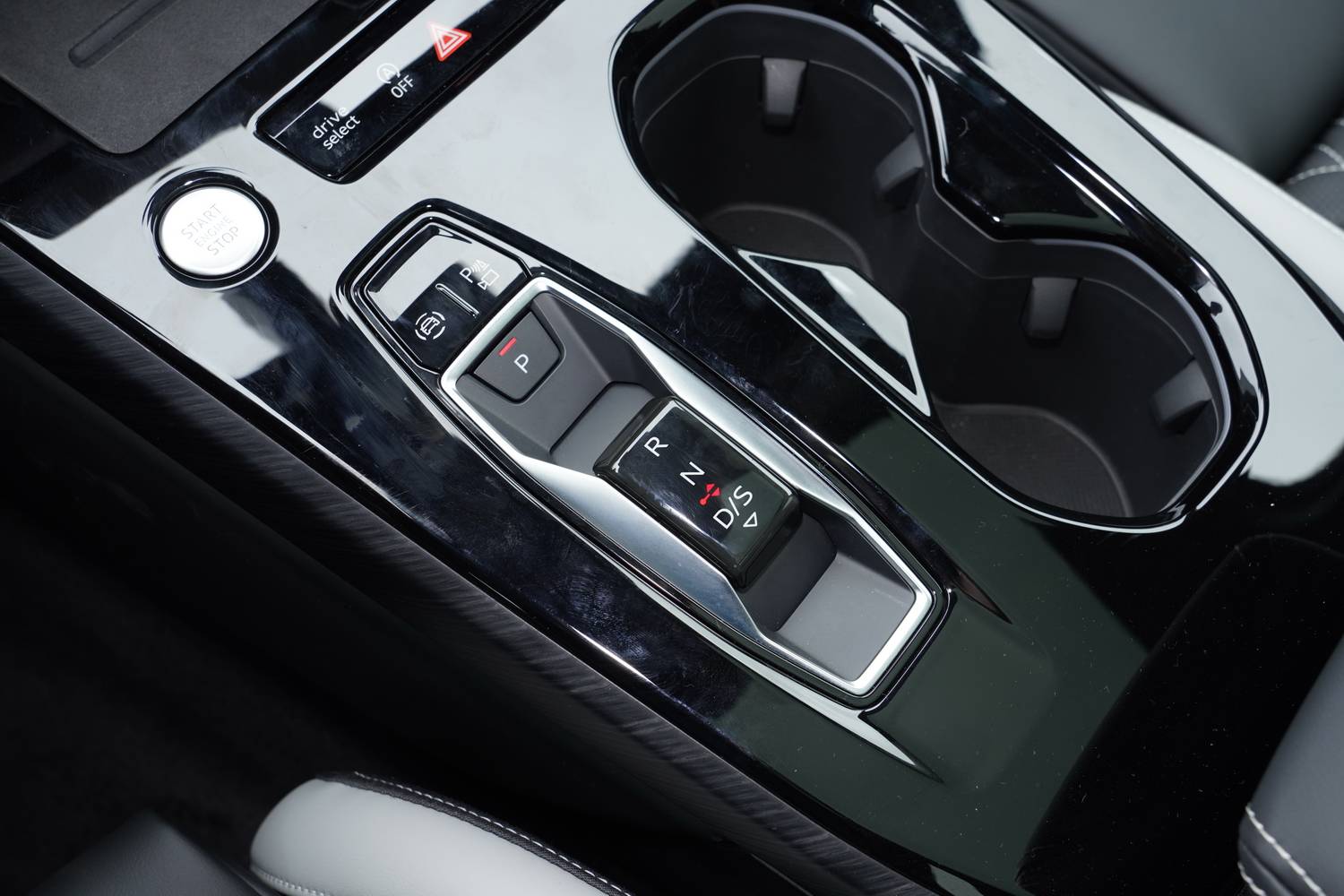 奧迪技術周:一汽奧迪A5L售23.98萬起/Q6L e-tron售34.88萬起