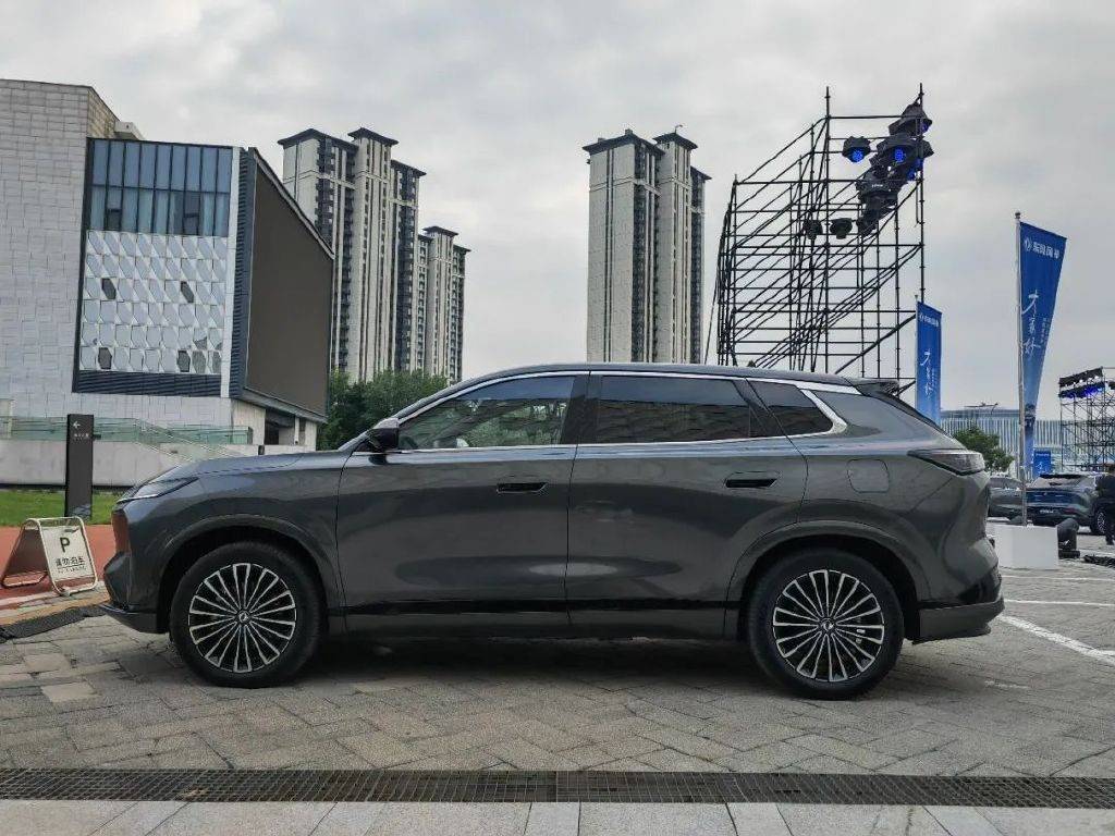 冰箱彩電大沙發(fā)+超低油耗,東風(fēng)風(fēng)神L8能否卷動15萬級市場?