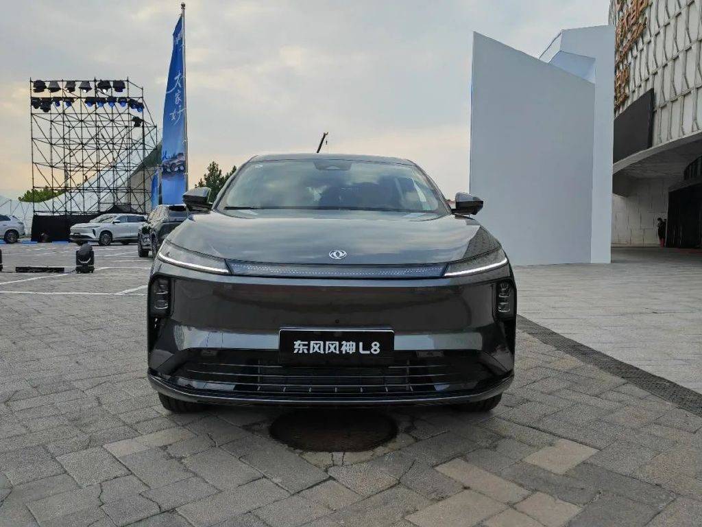 冰箱彩電大沙發(fā)+超低油耗,東風(fēng)風(fēng)神L8能否卷動15萬級市場?