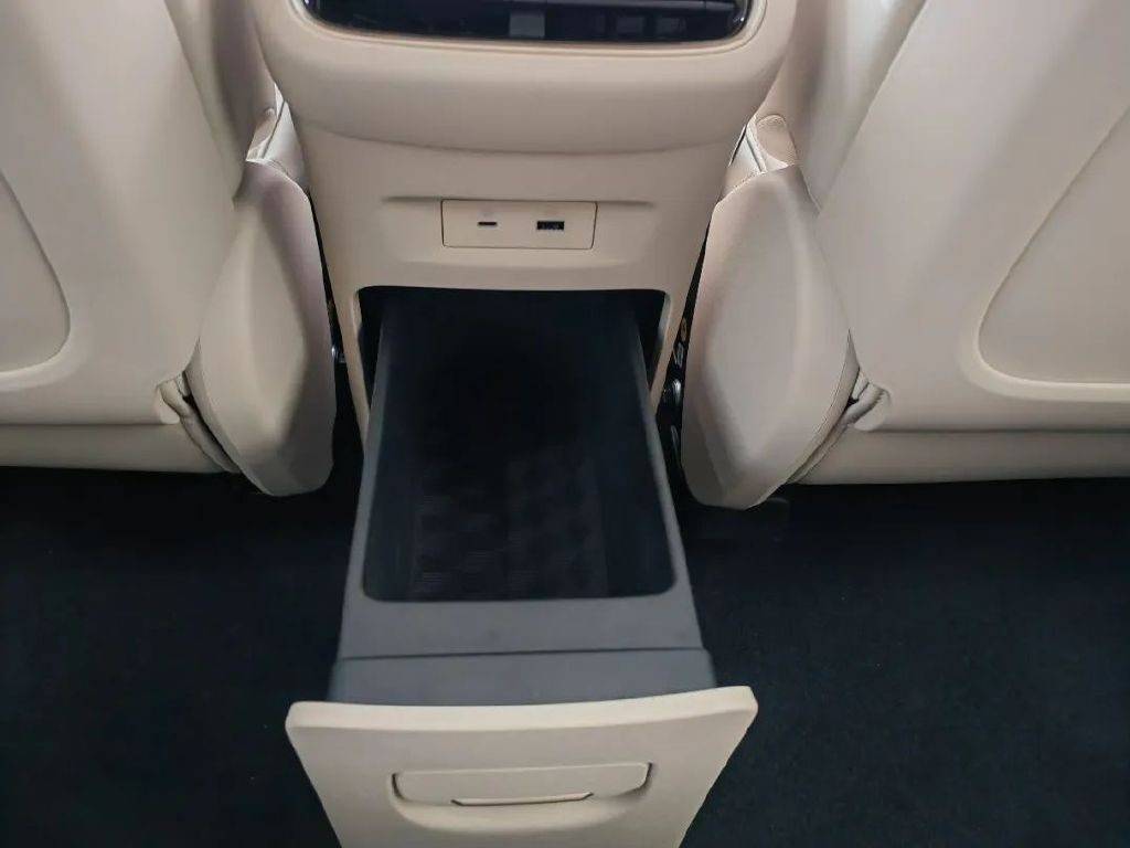 冰箱彩電大沙發(fā)+超低油耗,東風(fēng)風(fēng)神L8能否卷動15萬級市場?