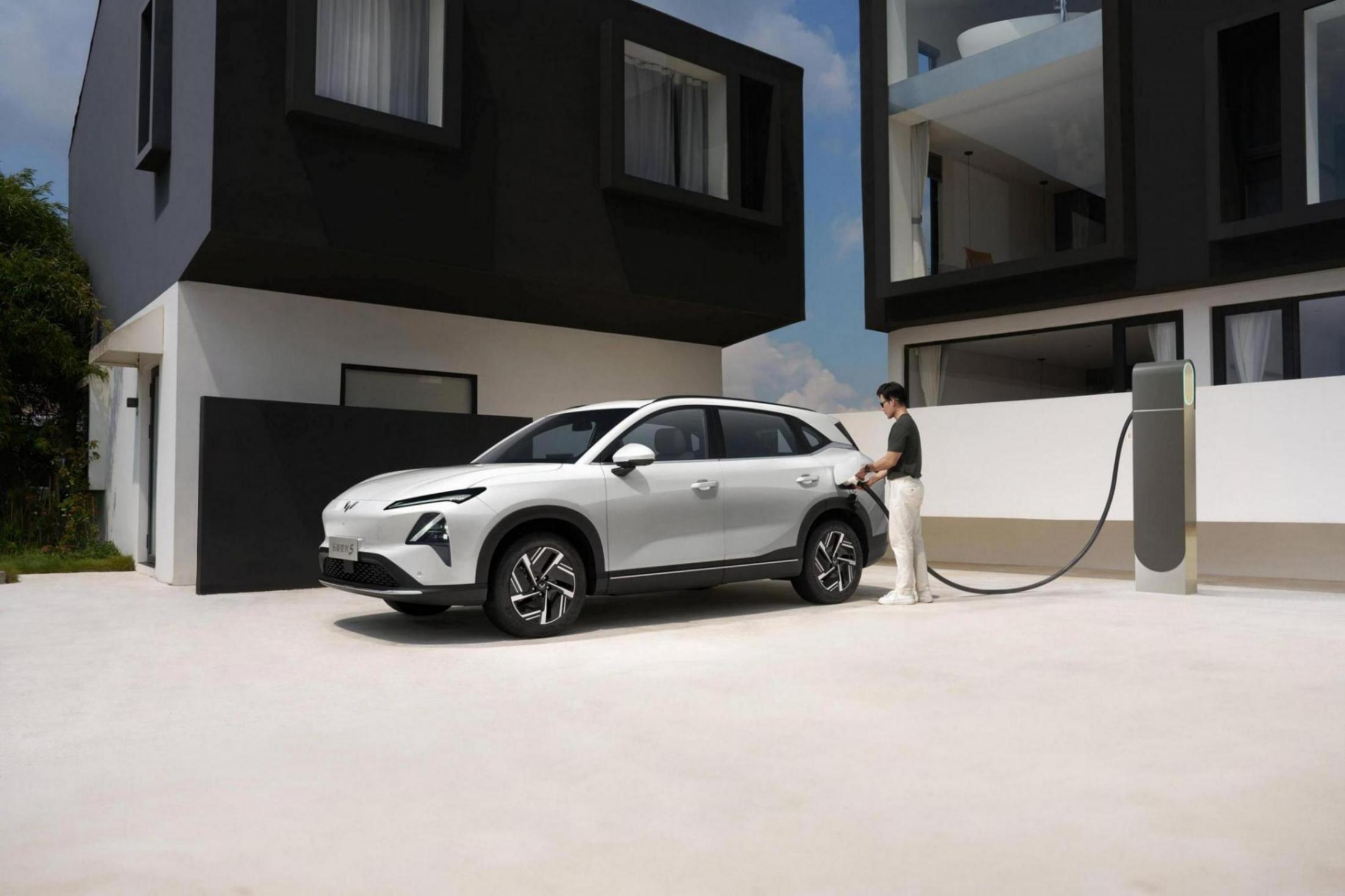 僅8.98萬起,緊湊型SUV+插混/純電,2025款五菱星光S正式上市