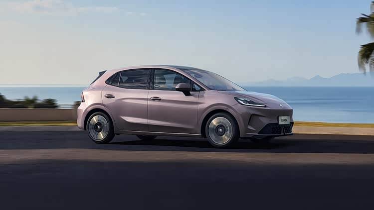 比亞迪海豚的最強對手,全新MG4預售7.38萬起能否入手?