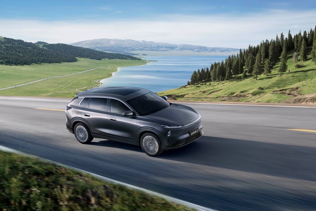 東風風神L8強勢攪局!家用SUV越級新標桿,給20萬內市場洗洗牌